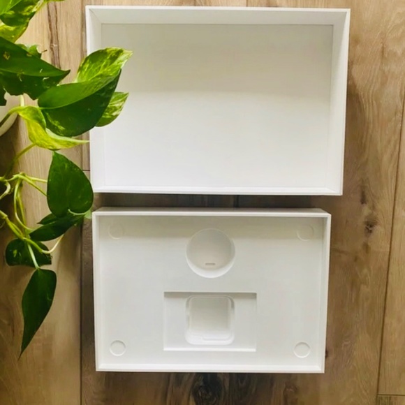 New! MacBook Pro 13 A2338 BOX ONLY - Picture 2 of 4